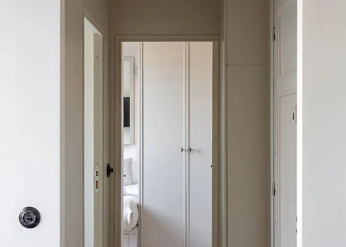 The Carla Eiffel Tower View *