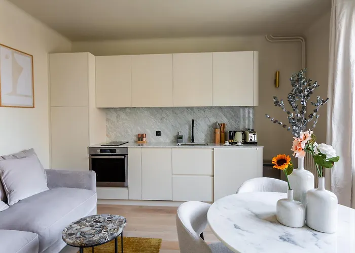 The Carla Eiffel Tower View *