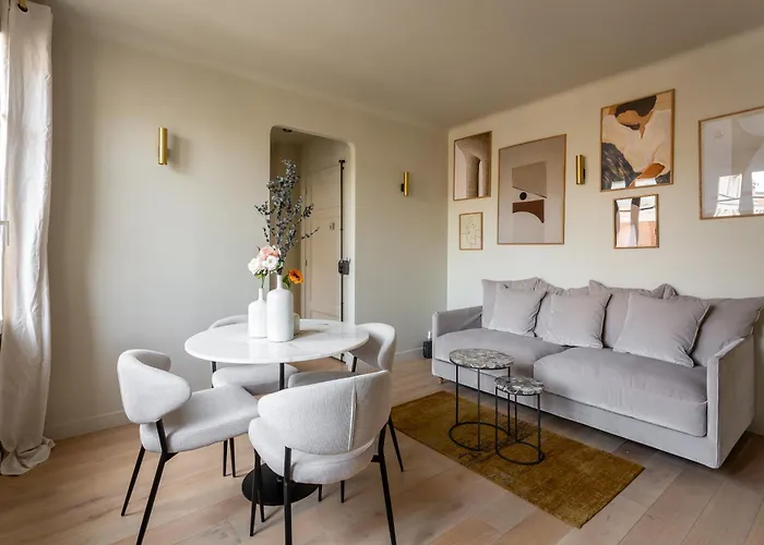 The Carla Eiffel Tower View * Paris