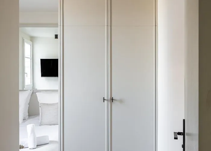 The Carla Eiffel Tower View Apartment Paris