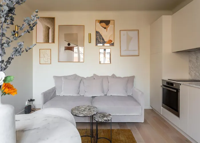 The Carla Eiffel Tower View * Paris